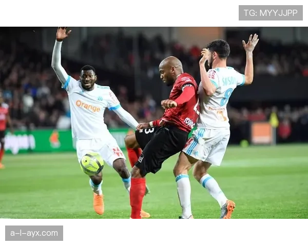 兰斯新赛季赛程解析:挑战与机遇交织,关键战役成表现风向标 兰斯新赛季赛程解析:挑战与机遇交织,关键战役成表现风向标