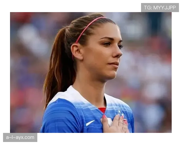 亚历克斯·摩根居然这么会买包，球场那股猛劲儿完全藏着点少女心嘛